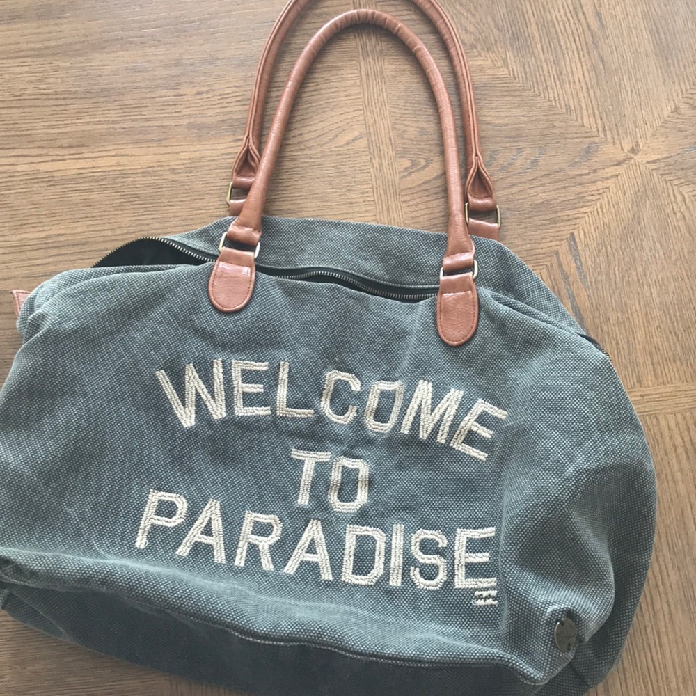 Billabong Bag/purse “Welcome to Paradise”